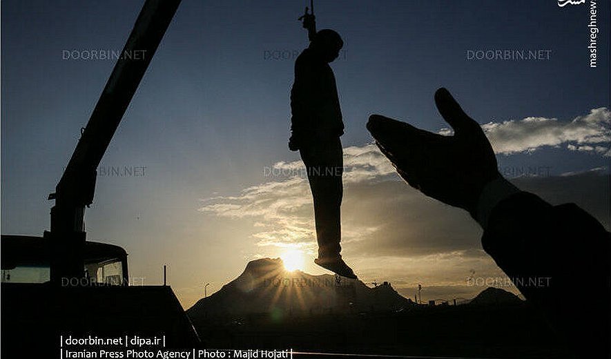 Iran Executions: Man Hanged in Public, Children Watched (+18)
