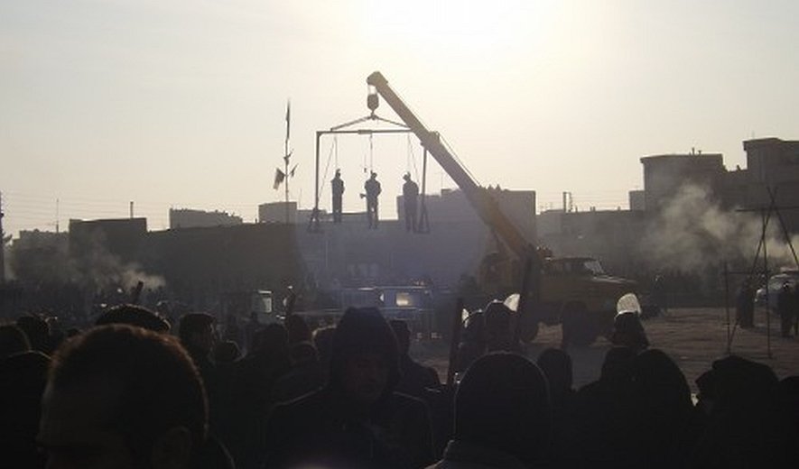 Three Prisoners Hanged Publicly in Northwestern Iran