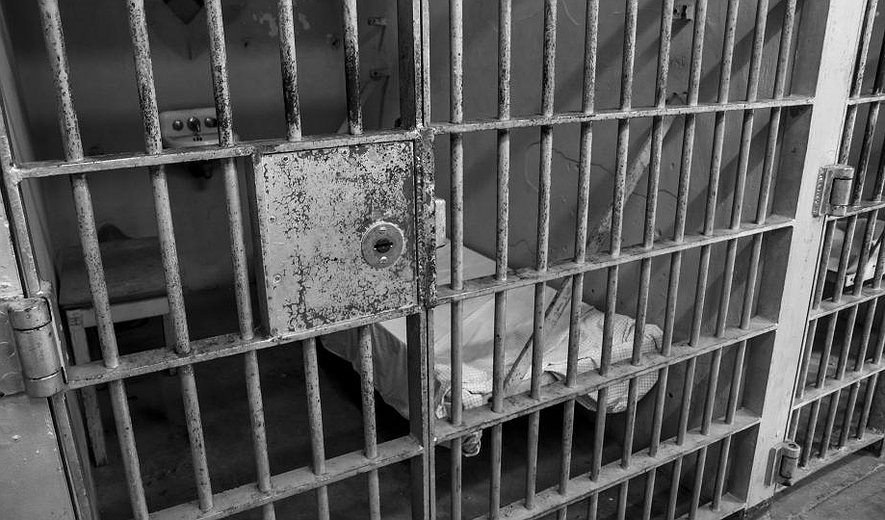 اعدام یک زندانی در ملاء عام در دلفان