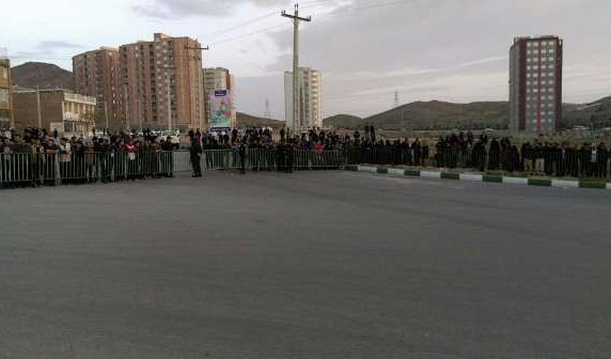 Iran: Man Hanged in Public 