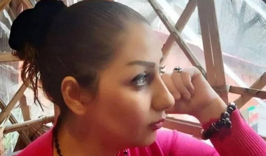 نرگس منصوری، با وجود تأمین وثیقه، همچنان در بازداشت است