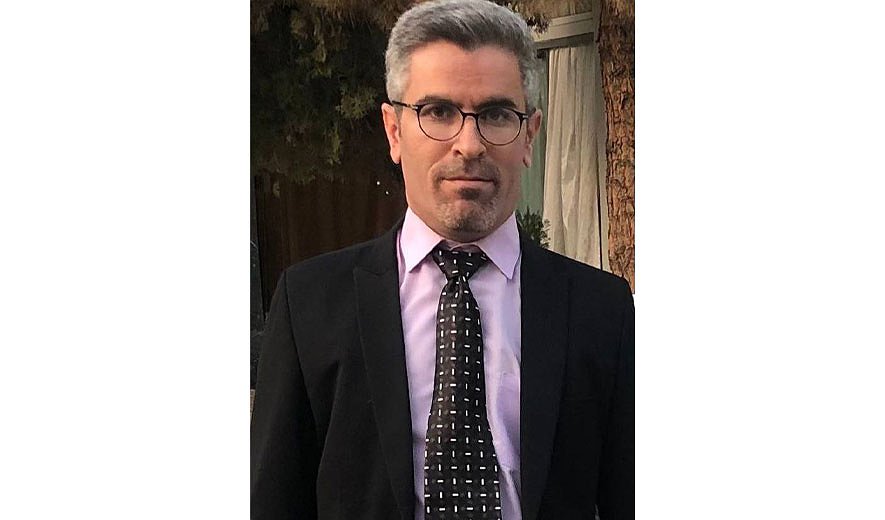 بررسی «توهین به مقدسات» در قوانین ایران- گفت‌و‌گو با بهنام چگینی