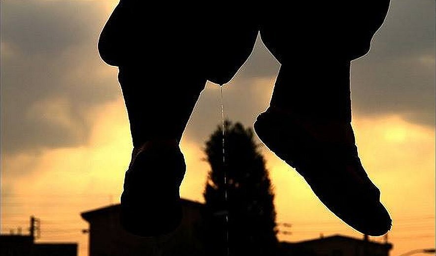 Ten Prisoners Including Women Hanged in Iranian Prisons
