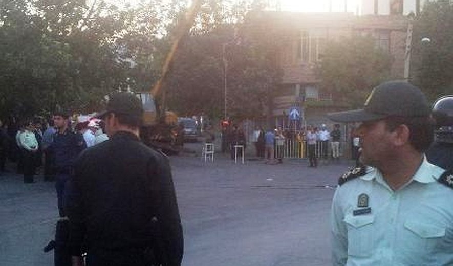 Iran: Unidentified Prisoner Hanged in Public on Murder Charges