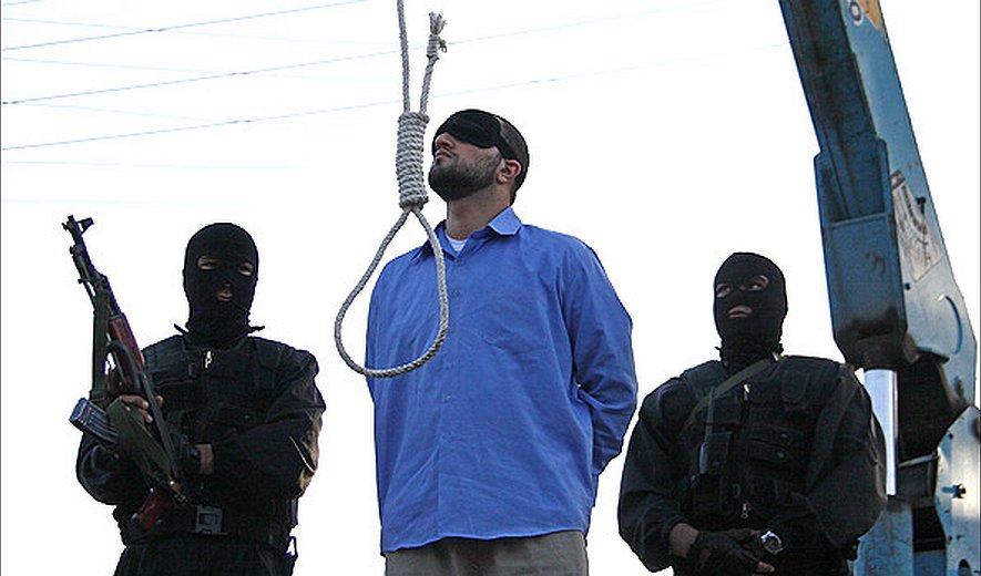 Pictures from yesterday’s public hangings: Shiraz April 16th 2011