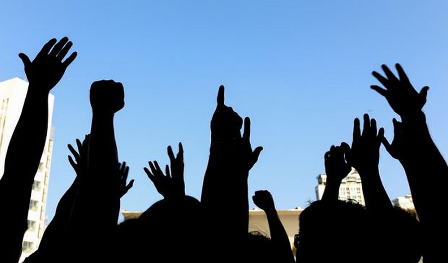 در کارخانه ای که ندانند قدر کار